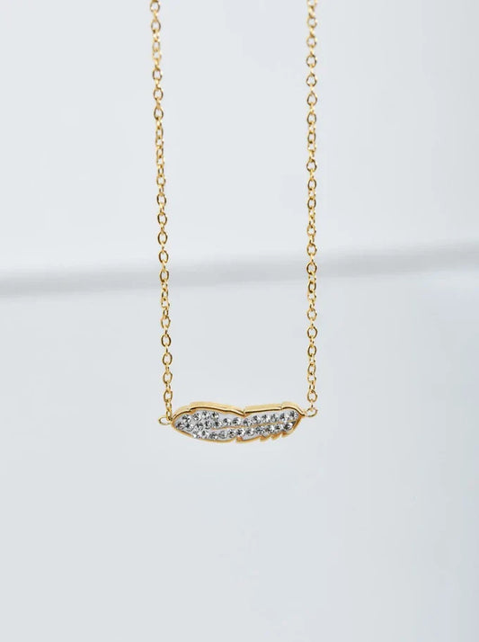 pearl-necklace-with-crystals-gold-s304845z02