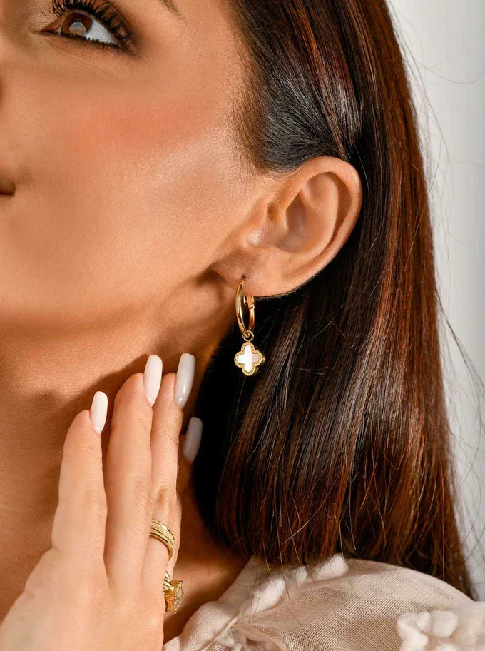 earrings-clover-mother-of-pearl-golden-s204297z02