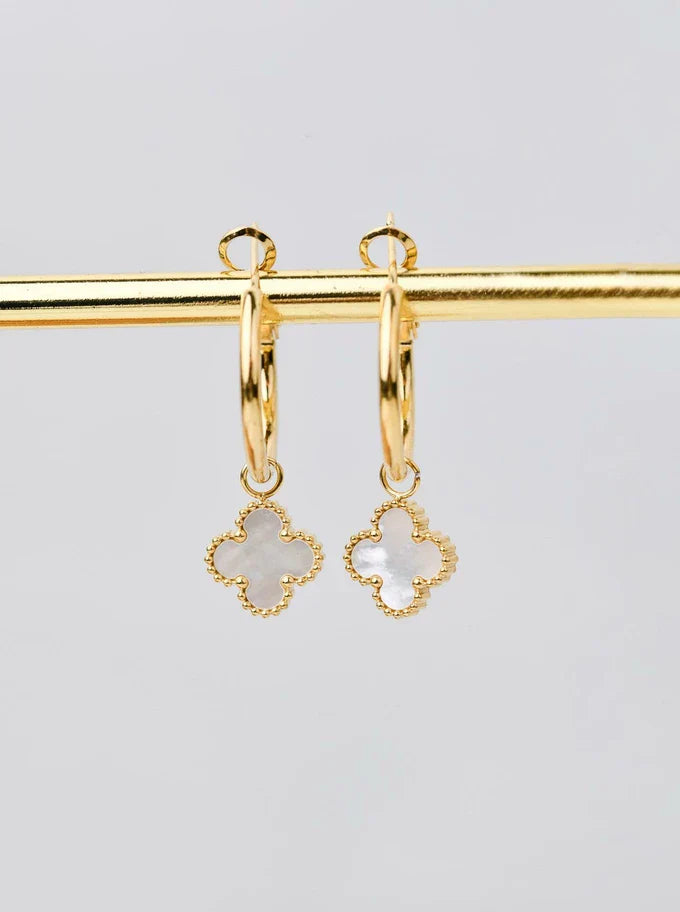 clover-earrings-mother-of-pearl-gold-s206913z02